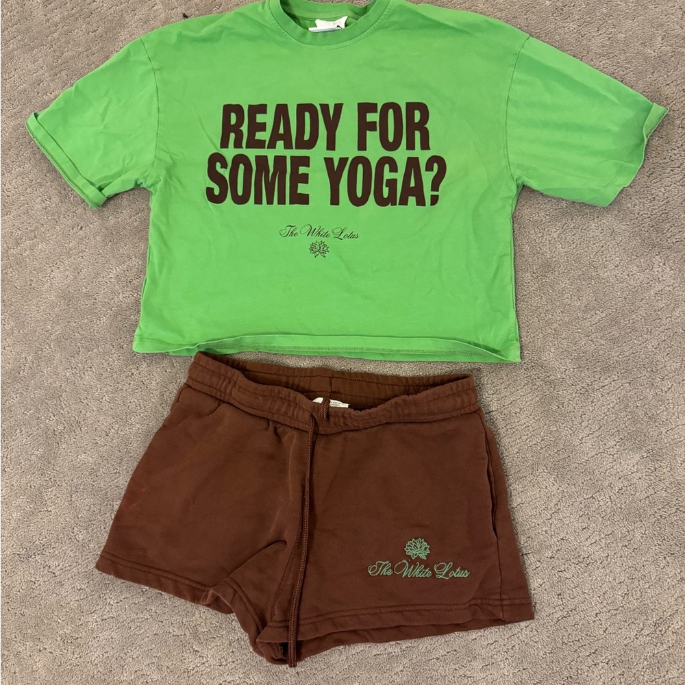 Green White Lotus Yoga T-Shirt and Brown Shorts Set